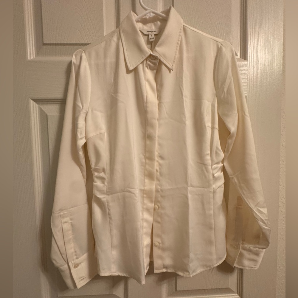 NWT Banana Republic silky side shirred fitted blouse size 6  color:Snow Day